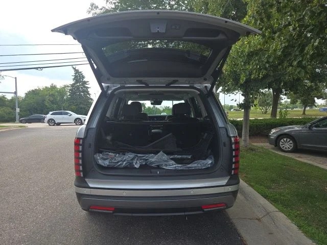 Used 2026 Silver Metallic Hyundai SEL Convenience image 13