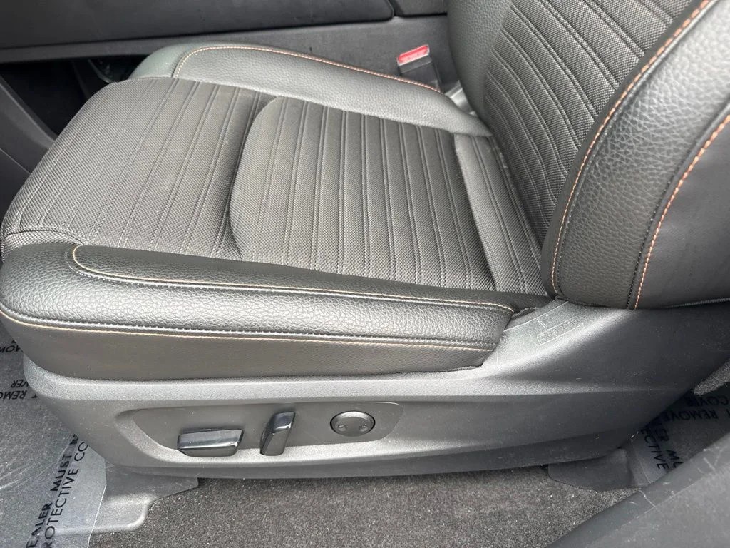 Used 2025 Super Black Nissan Rock Creek image 19