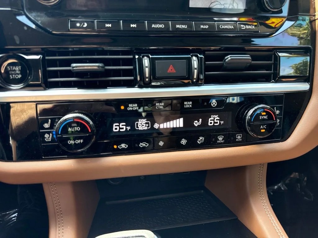 Used 2025 Boulder Gray Nissan Platinum image 31