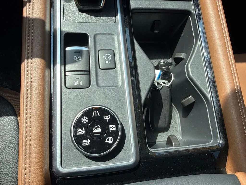 Used 2025 Boulder Gray Nissan Platinum image 33