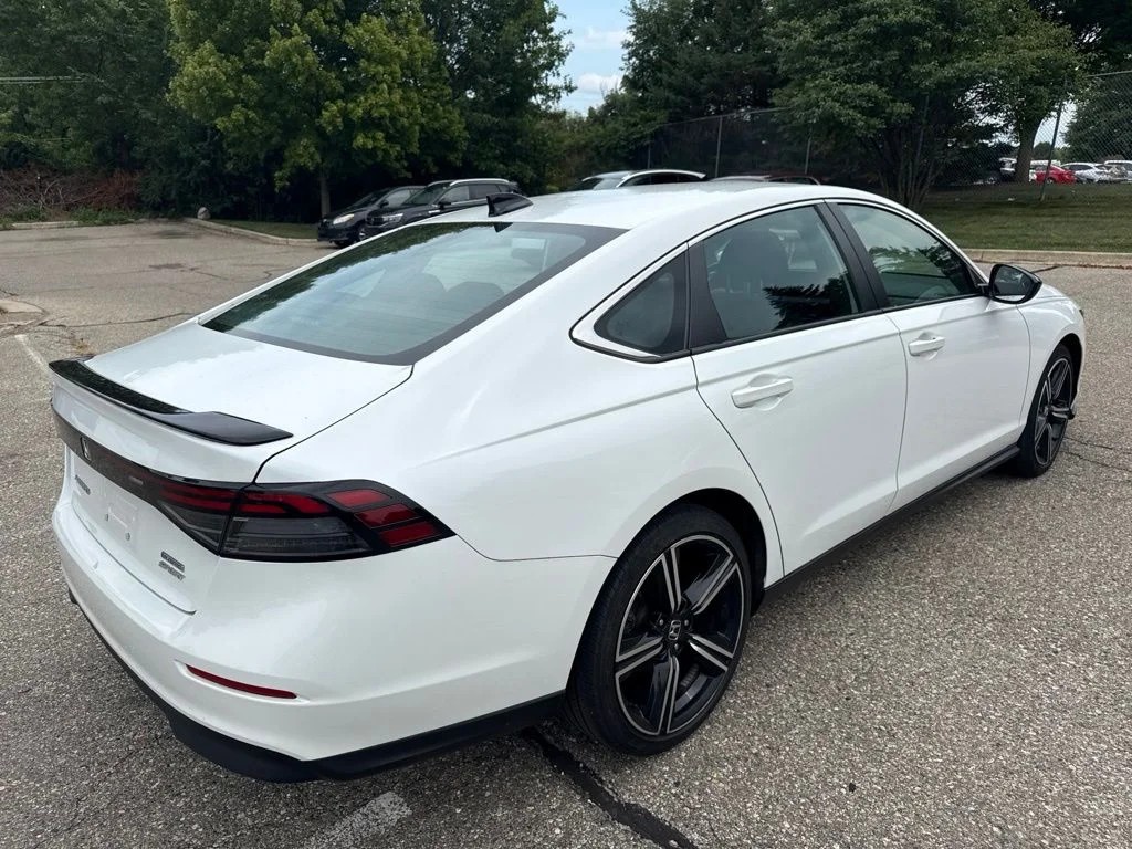 Certified Used 2023 Platinum White Pearl Honda HYBRID SPORT image 8