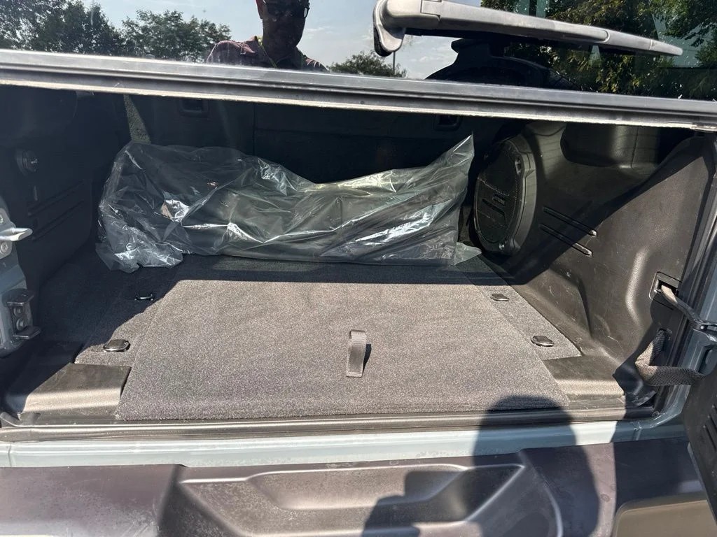 Used 2026 Anvil Clearcoat Jeep Sahara image 10