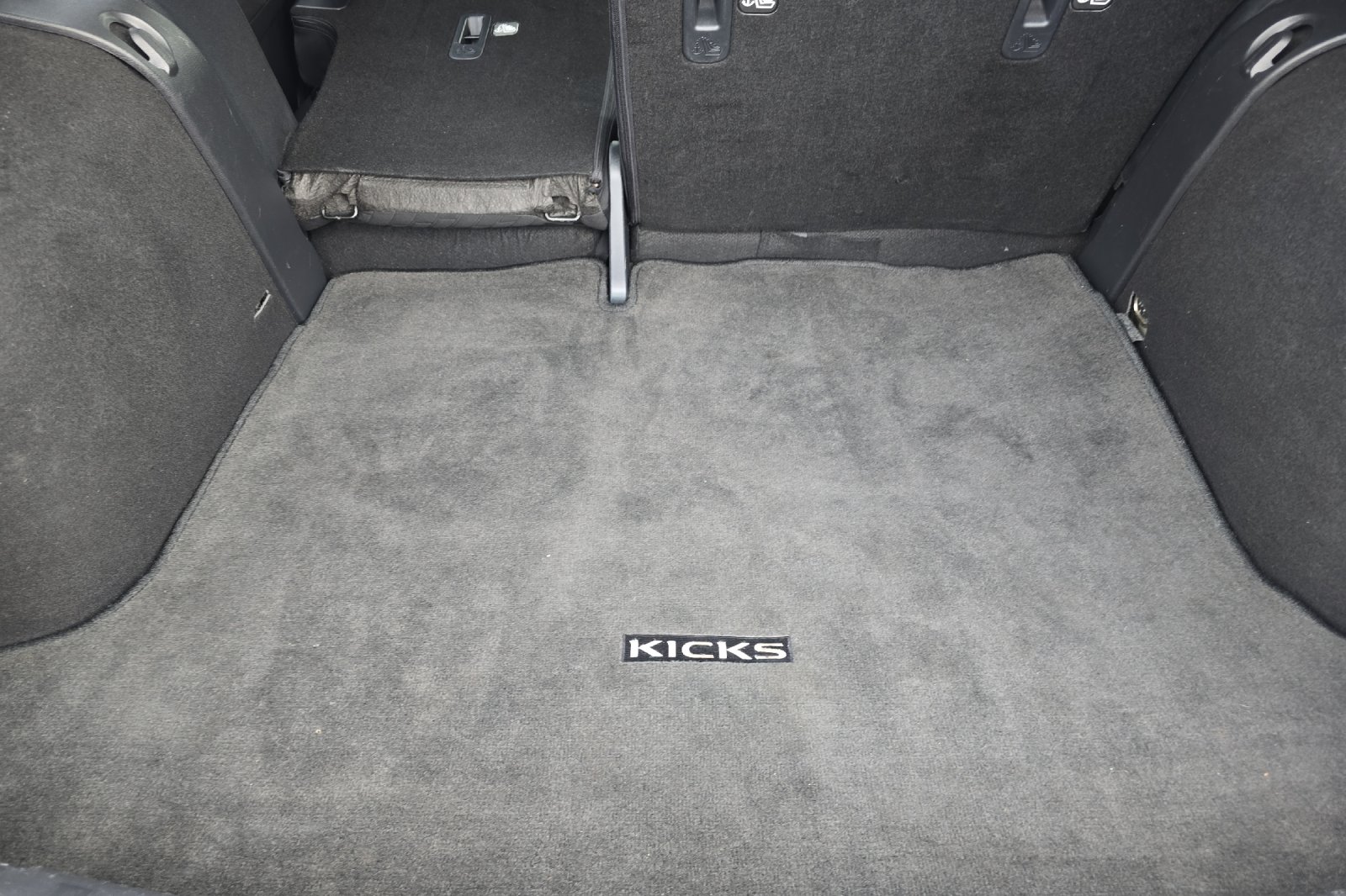 Used 2023 Gray Nissan SV image 12