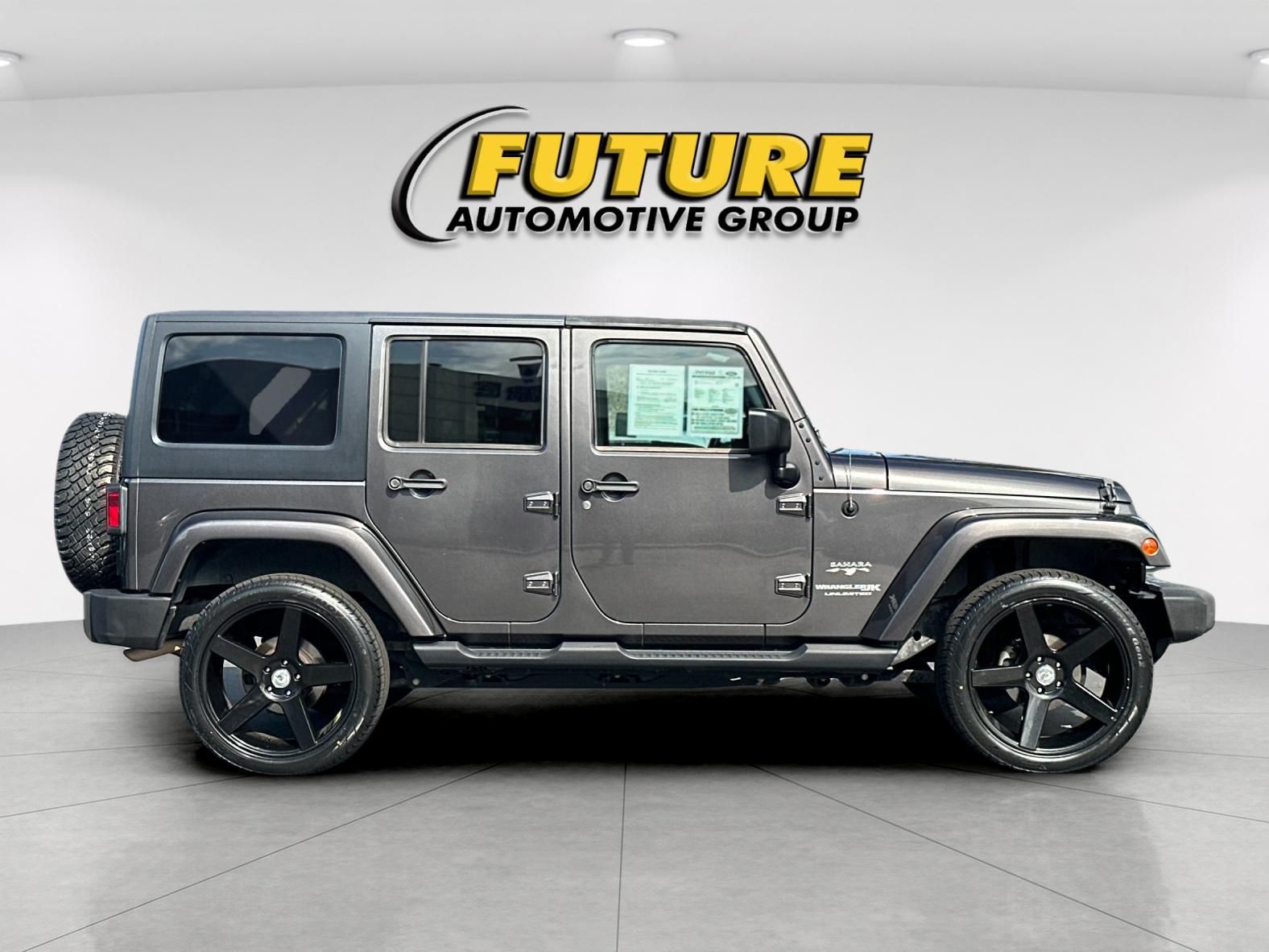 Used 2018 Gray Jeep Unlimited Sahara image 2