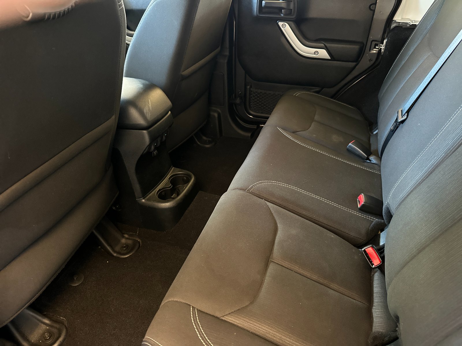Used 2018 Gray Jeep Unlimited Sahara image 11