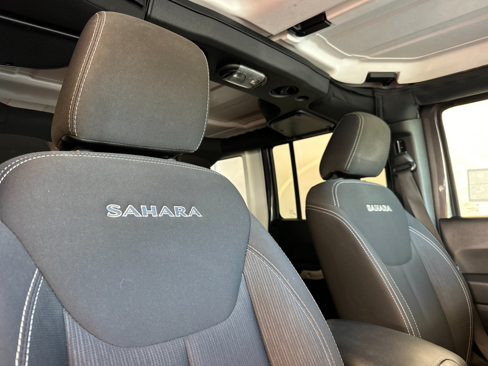 Used 2018 Gray Jeep Unlimited Sahara image 16