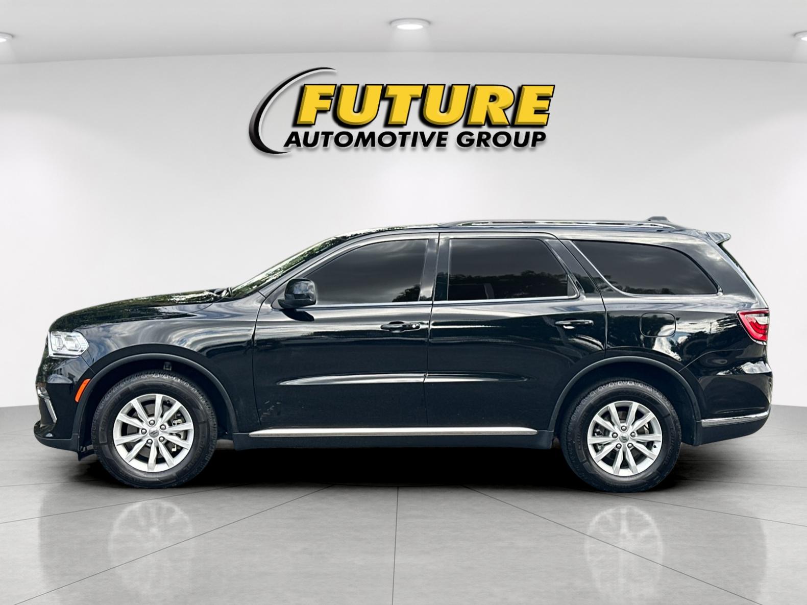 Used 2022 Black Dodge SXT image 7