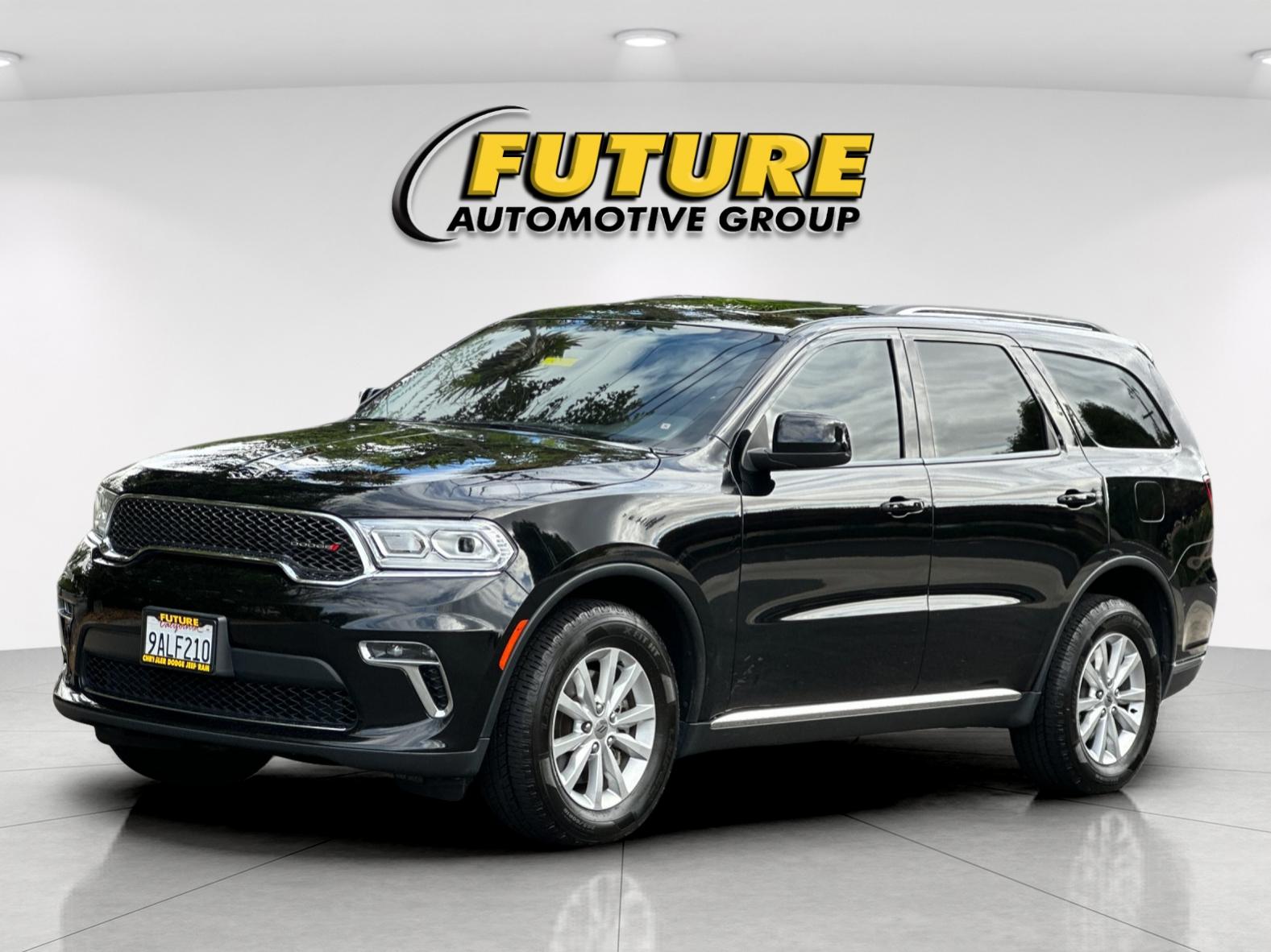 Used 2022 Black Dodge SXT image 8