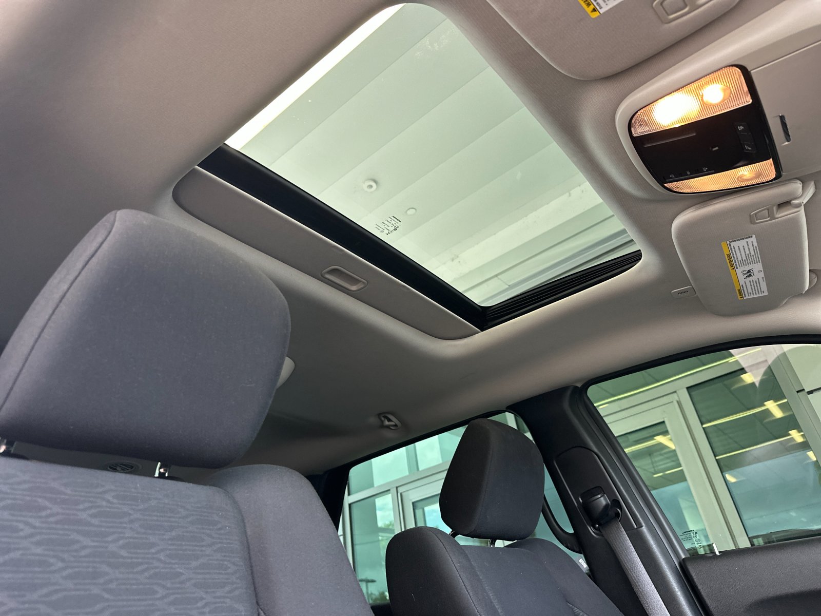 Used 2022 Black Dodge SXT image 17
