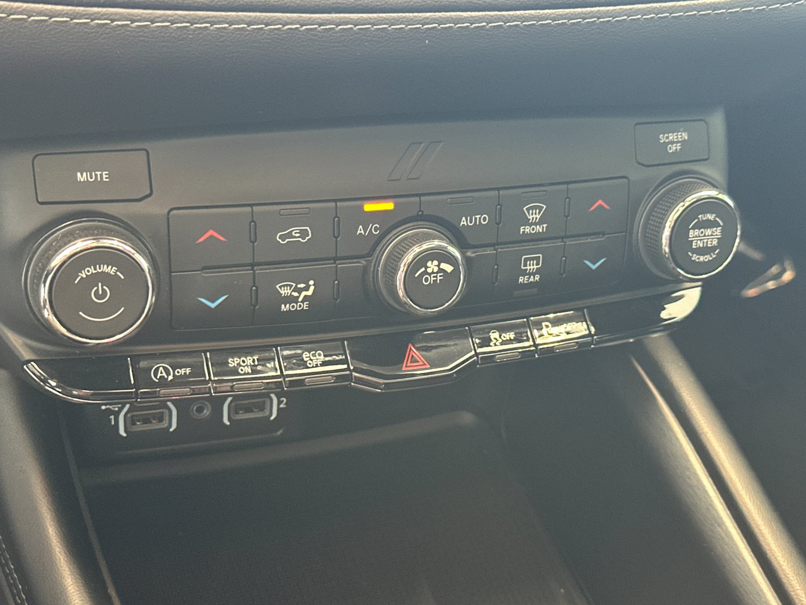 Used 2022 Black Dodge SXT image 20