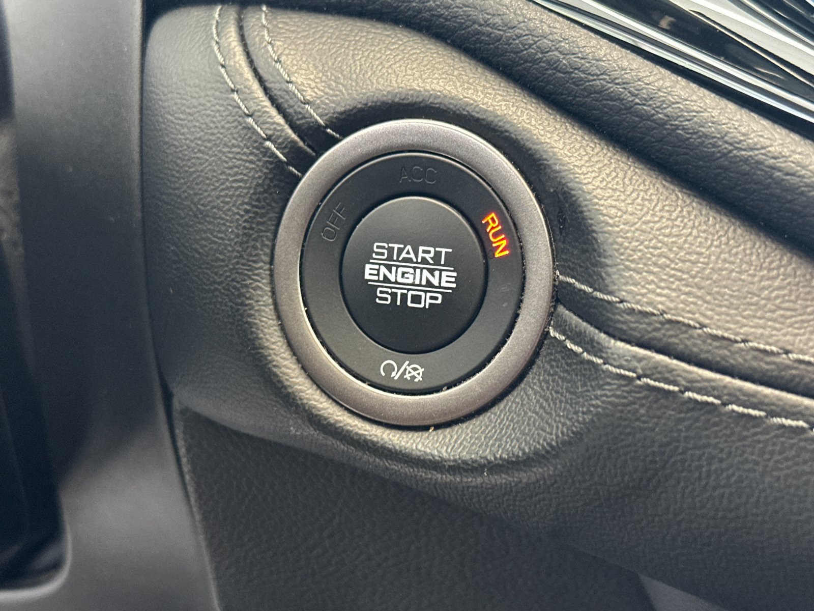 Used 2022 Black Dodge SXT image 22