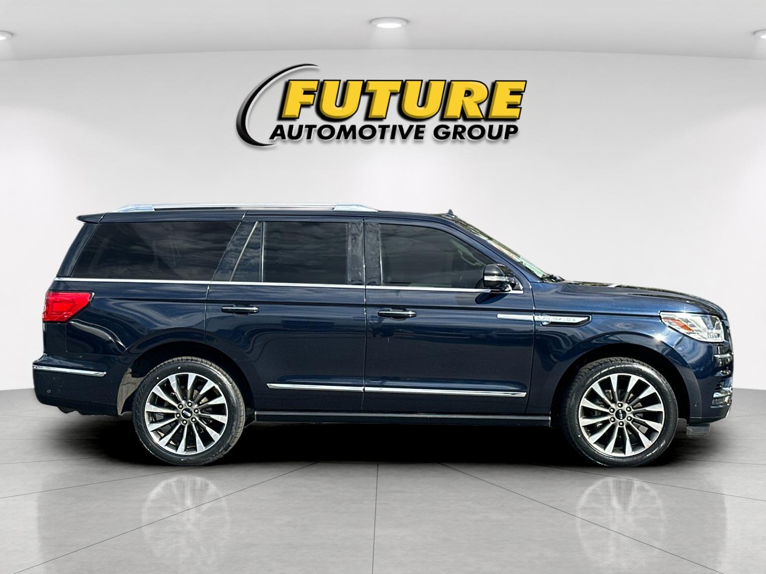Used 2021 Blue Lincoln Reserve image 2