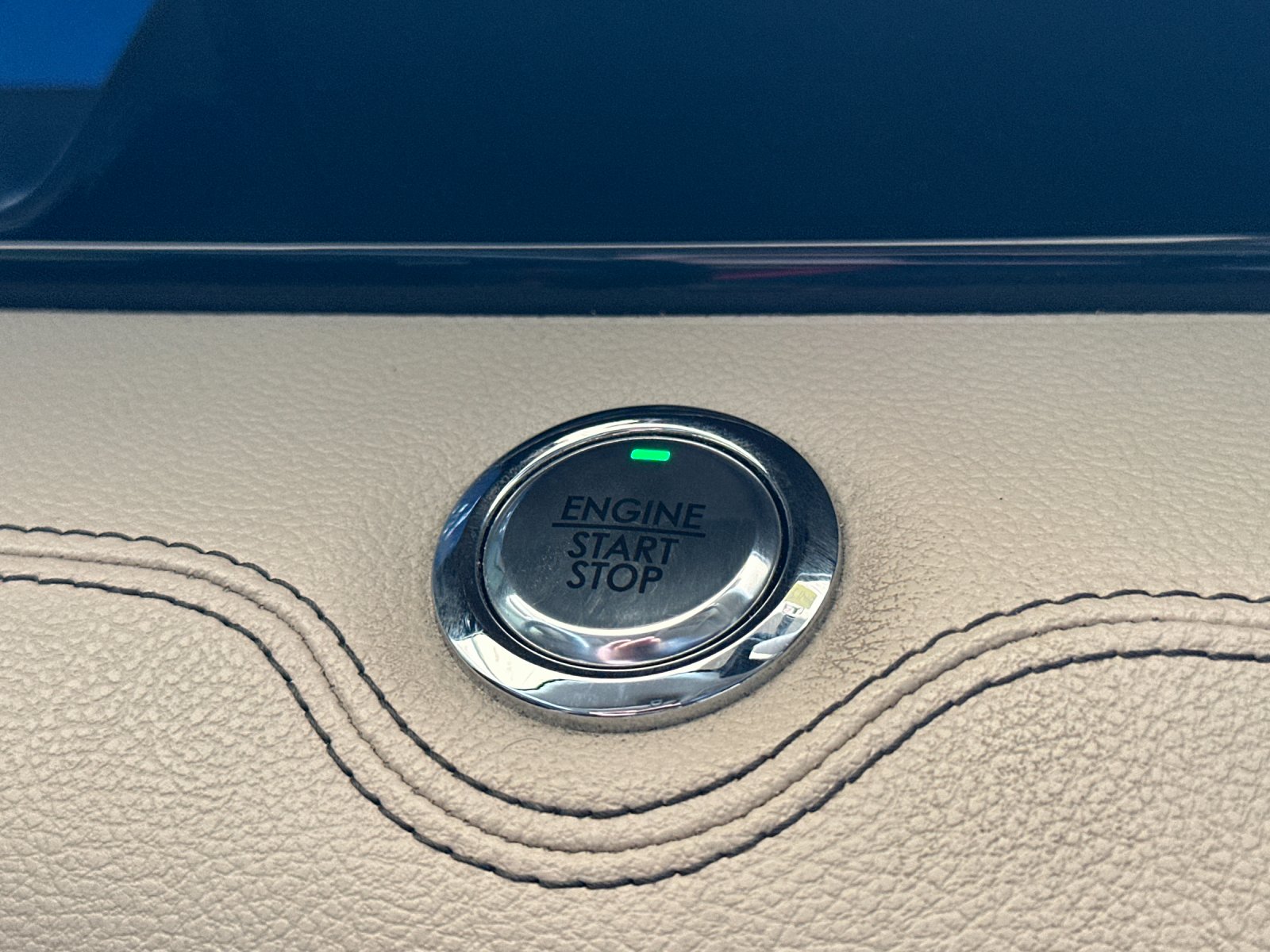 Used 2021 Blue Lincoln Reserve image 23