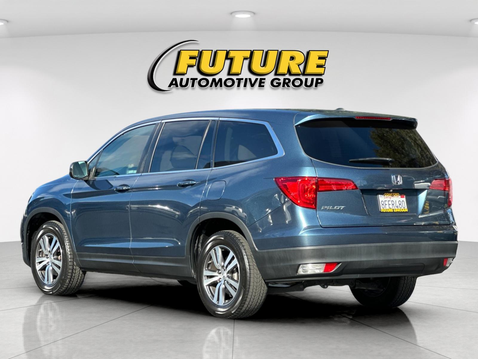 Used 2018 Blue Honda EX image 5