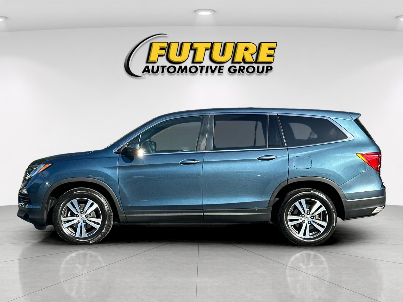 Used 2018 Blue Honda EX image 6