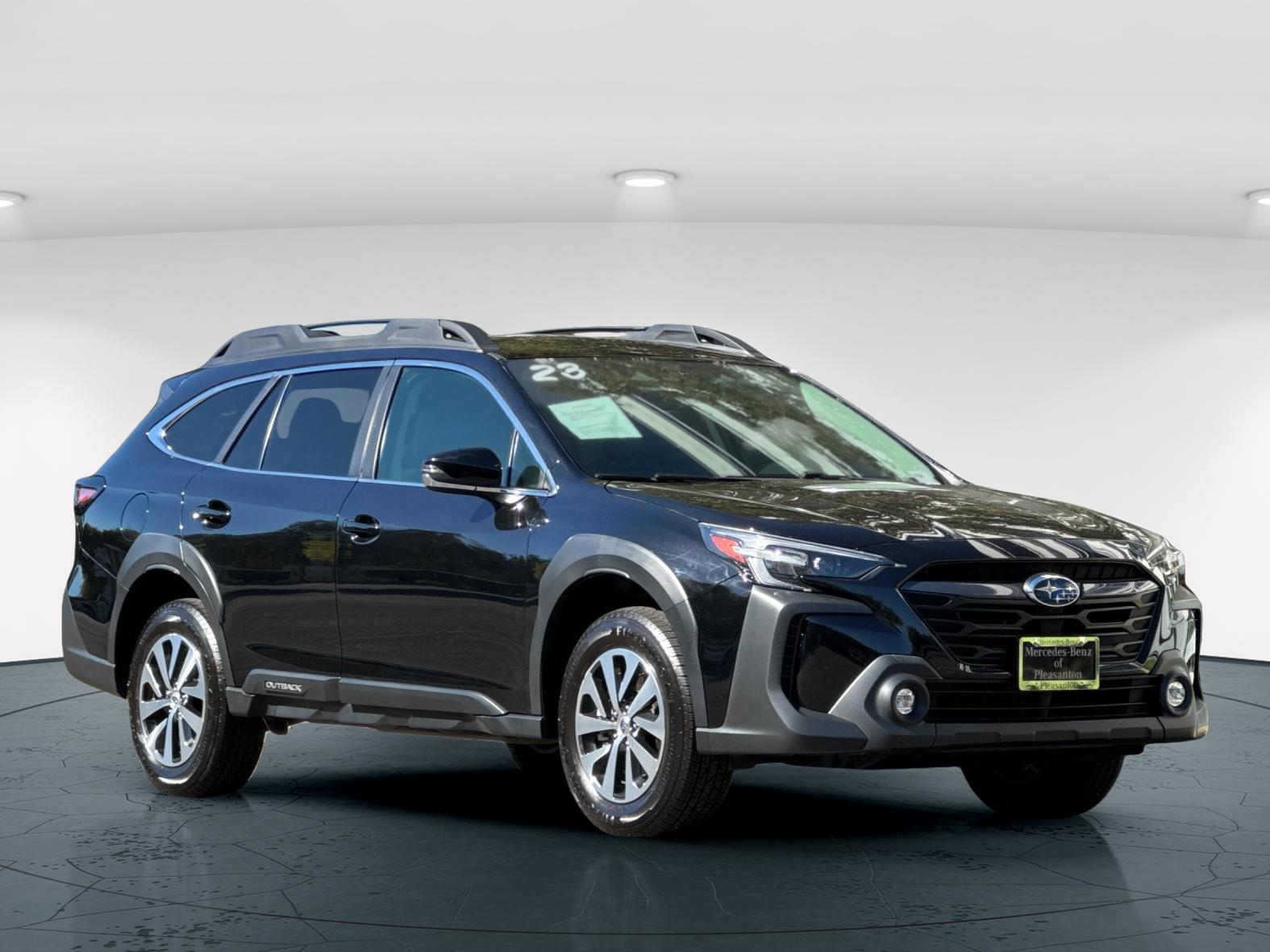 Used 2023 Crystal Black Silica Subaru Premium 4D Sport Utility image 8