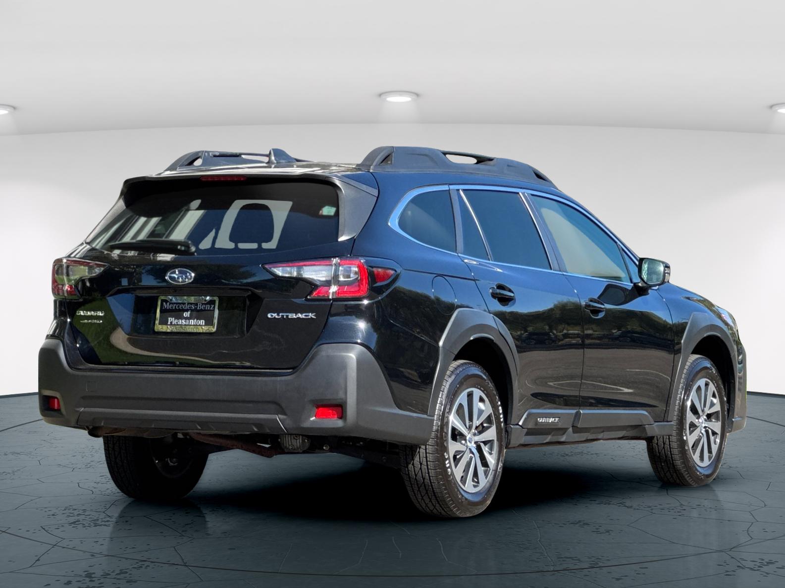 Used 2023 Crystal Black Silica Subaru Premium 4D Sport Utility image 6
