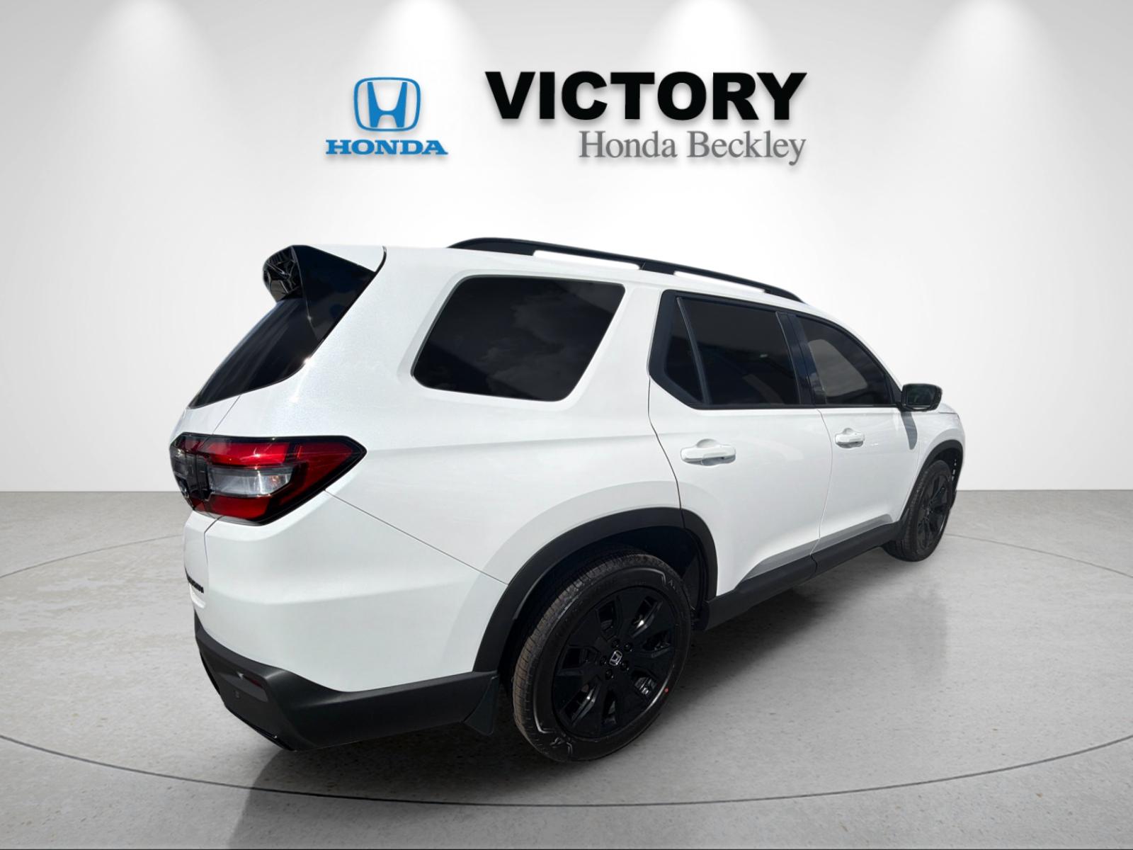 New 2026 Platinum White Pearl Honda AWD Black Edition image 5