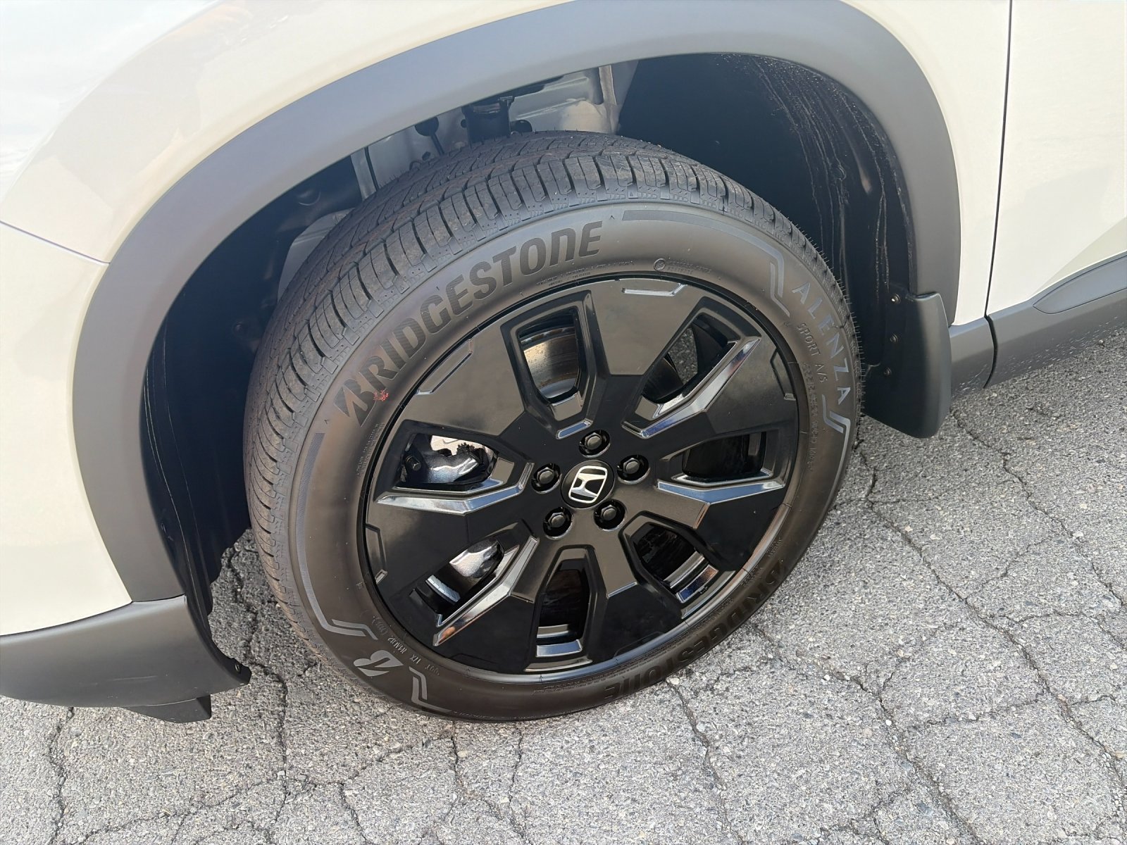 New 2026 Platinum White Pearl Honda AWD Black Edition image 9