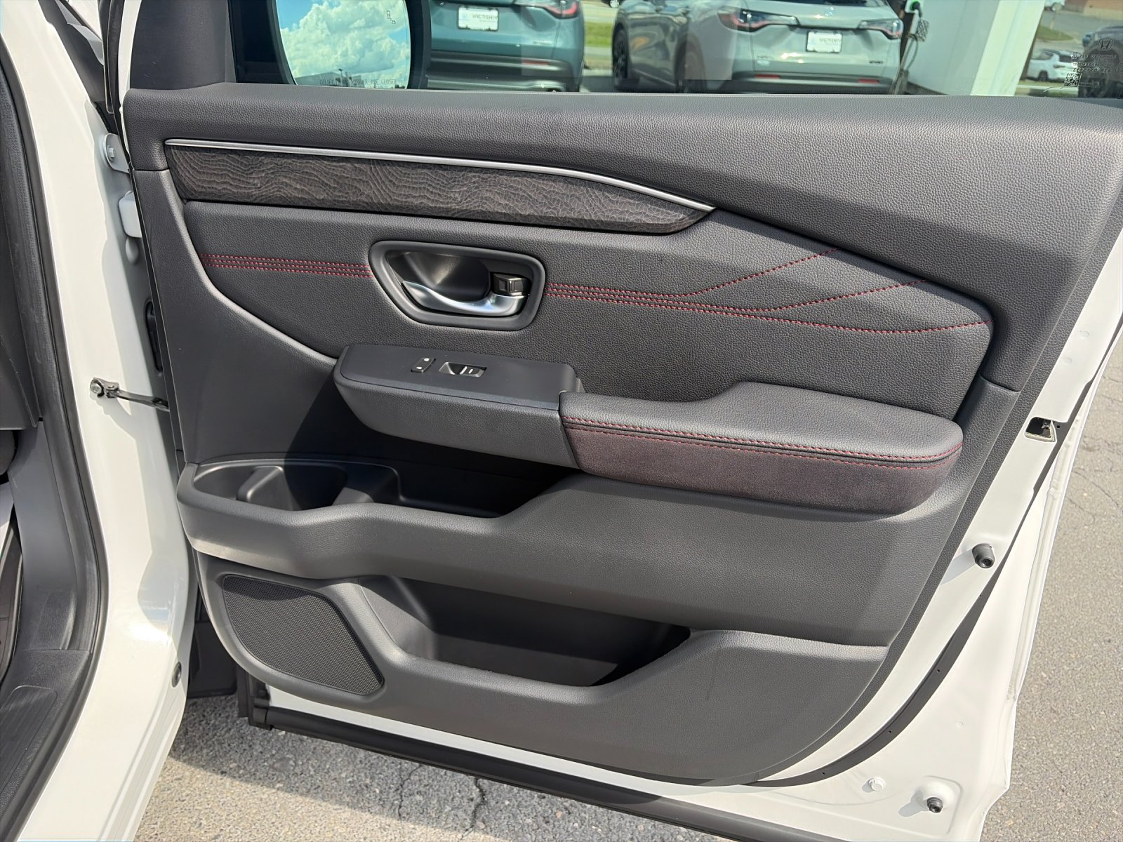 New 2026 Platinum White Pearl Honda AWD Black Edition image 22