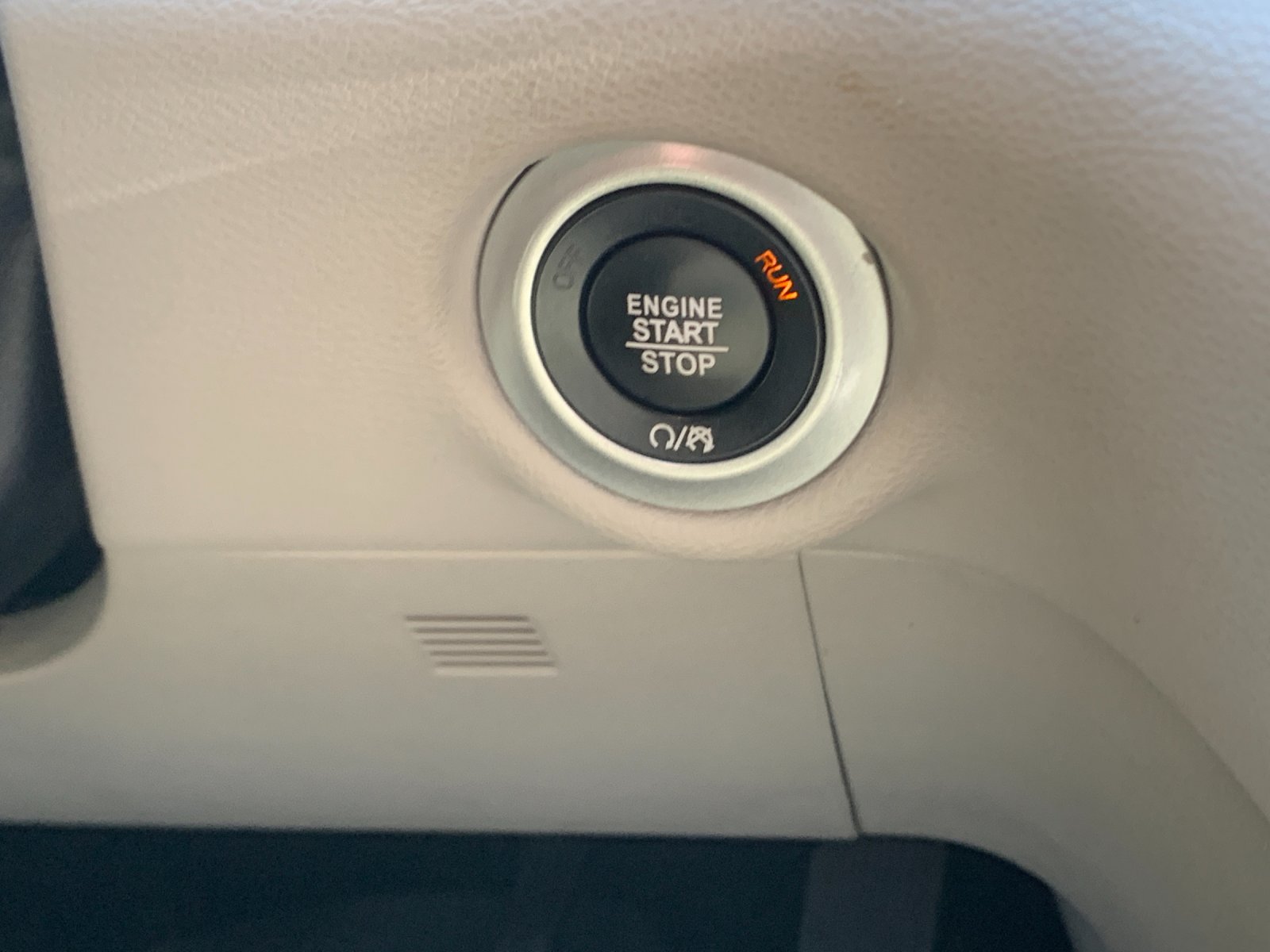 Used 2019 White Chrysler Touring L image 28