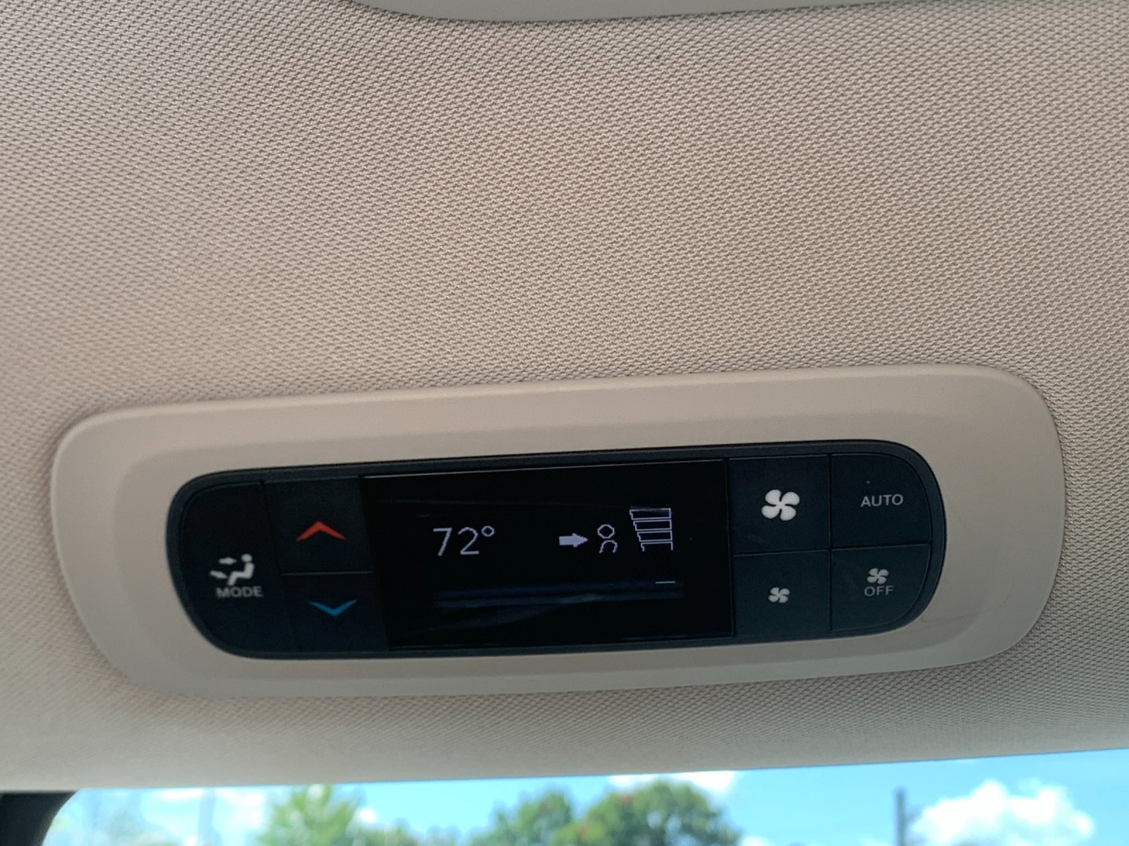 Used 2019 White Chrysler Touring L image 16