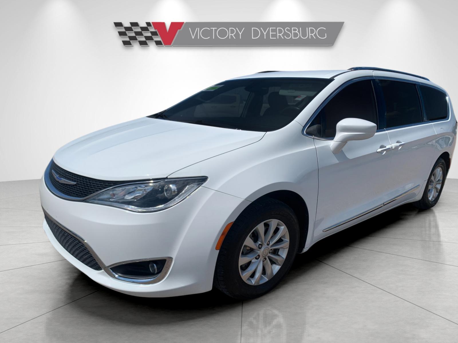 Used 2019 White Chrysler Touring L image 8