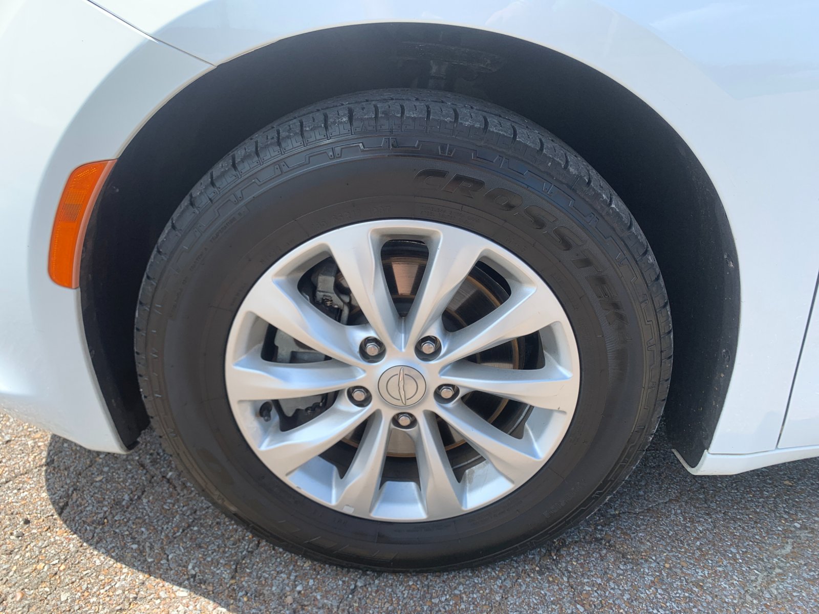 Used 2019 White Chrysler Touring L image 35