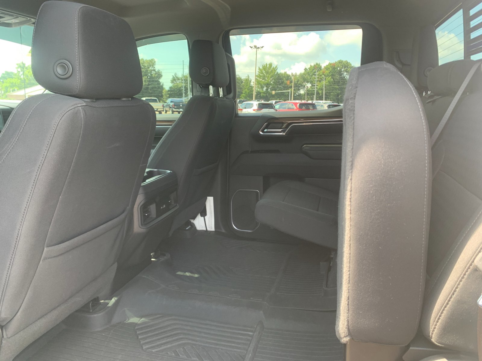 Used 2022 White Chevrolet LT Trail Boss image 15