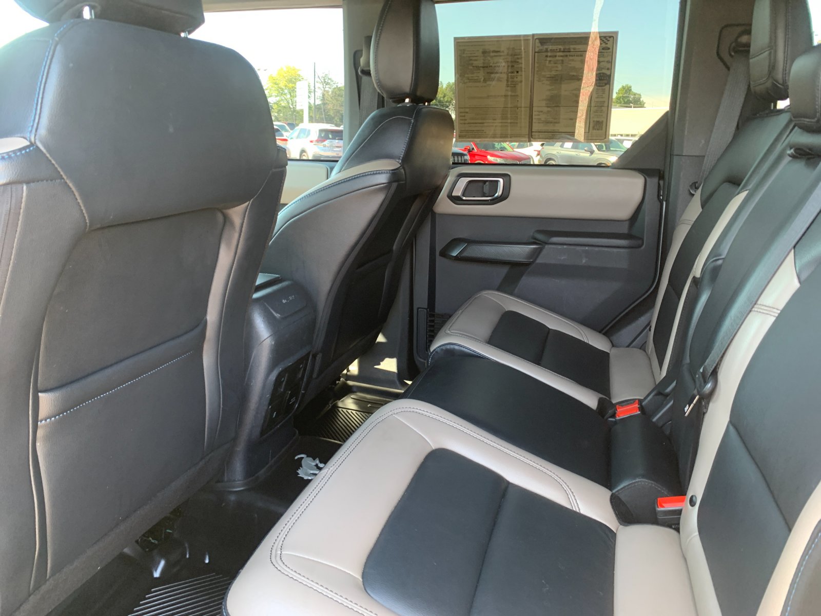 Used 2024 Gray Ford Wildtrak image 15