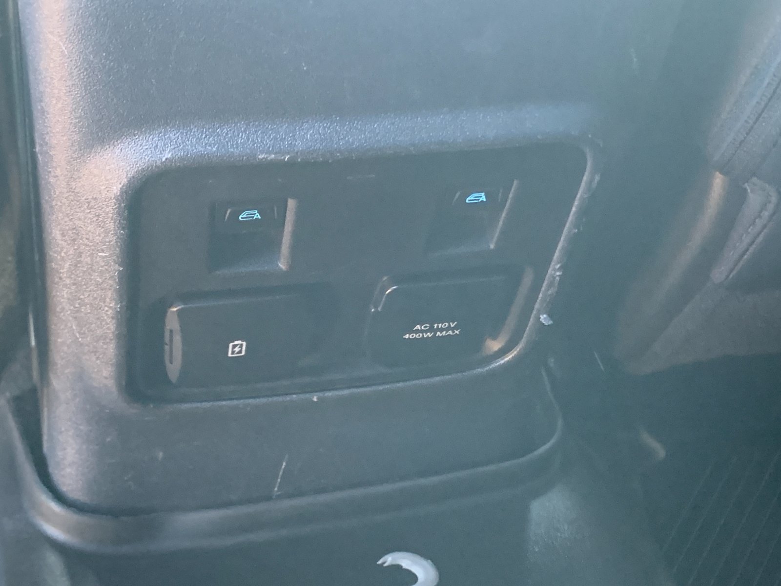 Used 2024 Gray Ford Wildtrak image 16