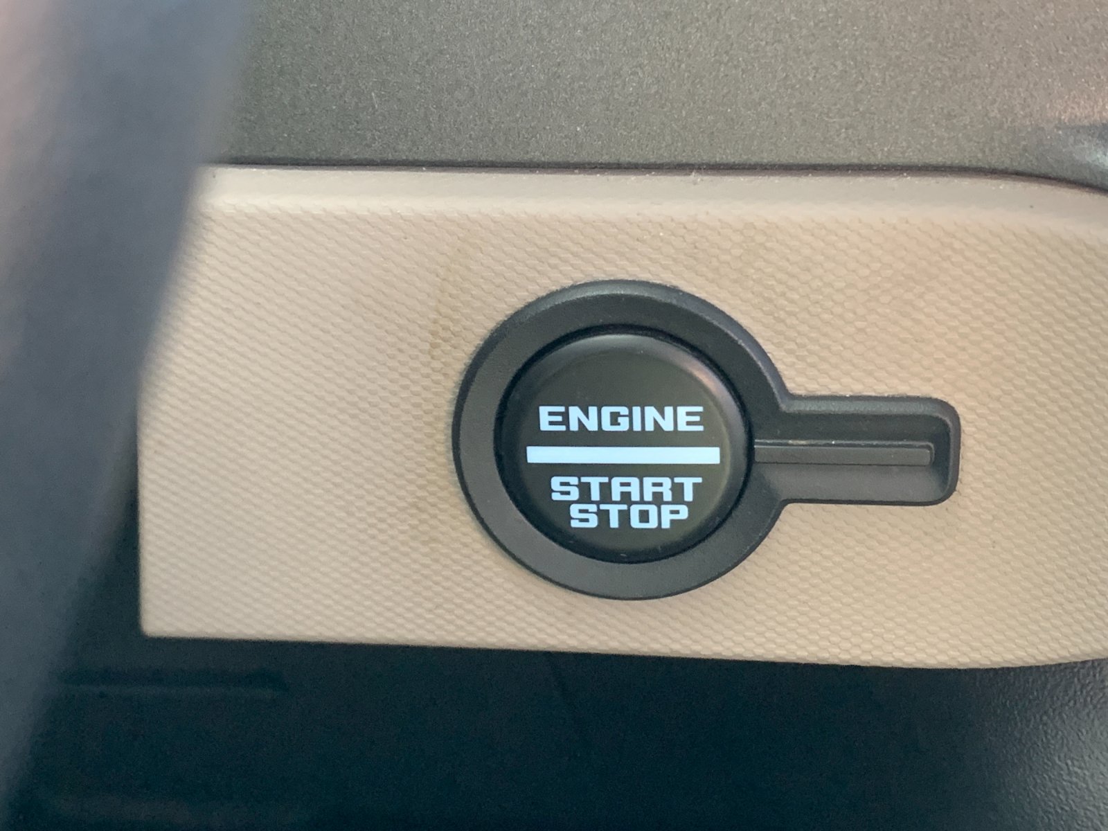 Used 2024 Gray Ford Wildtrak image 27