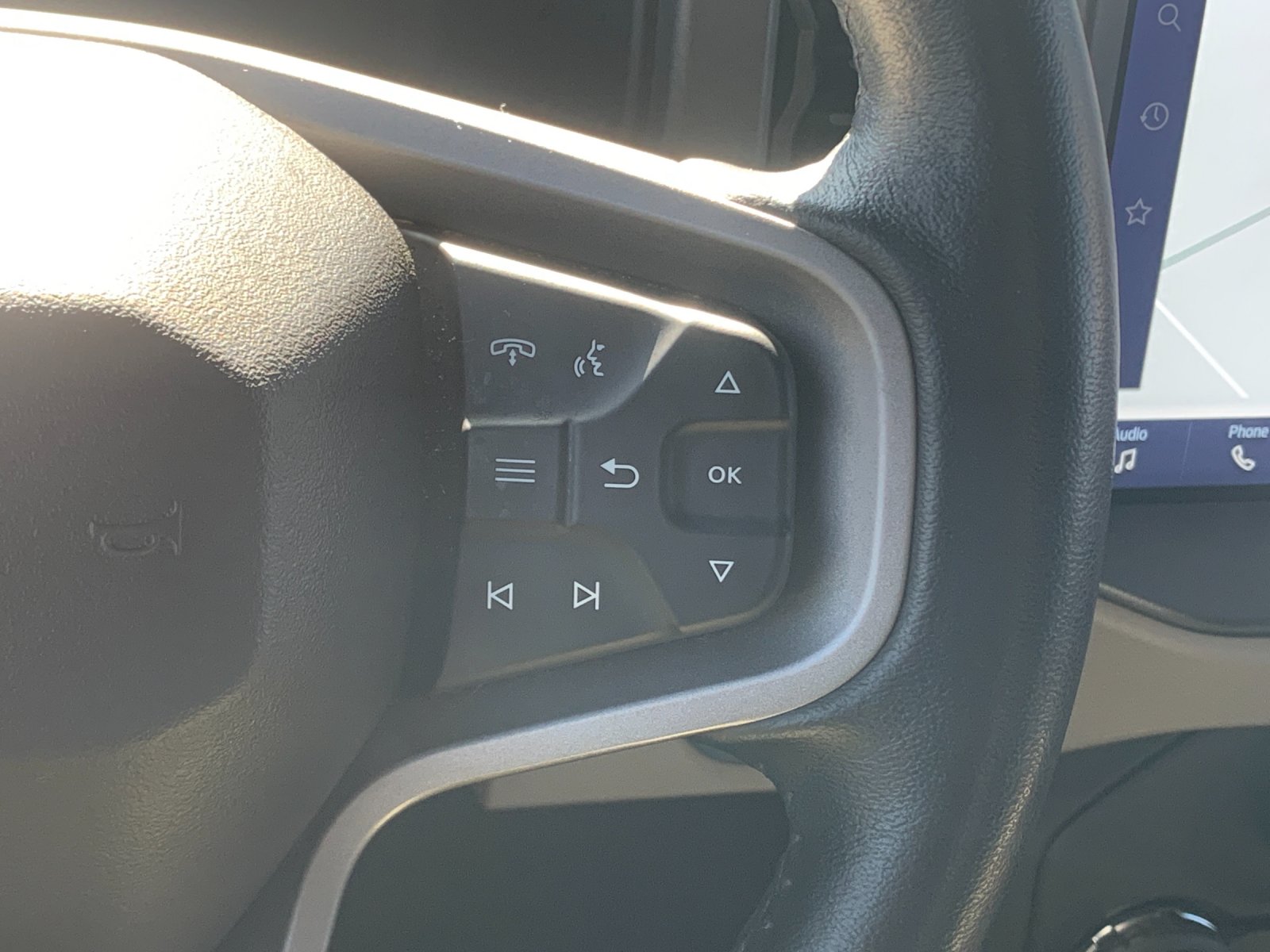 Used 2024 Gray Ford Wildtrak image 30