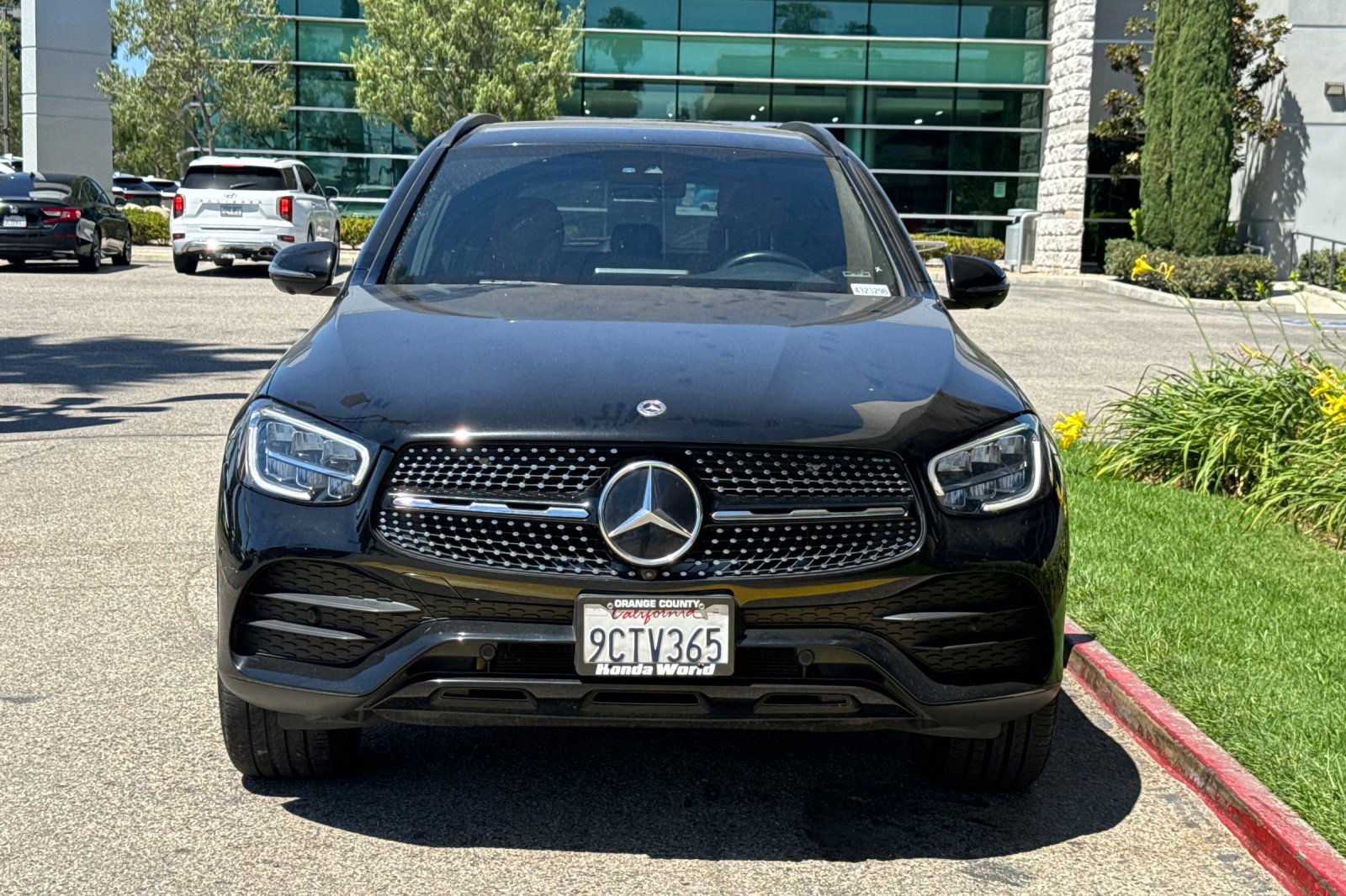 Used 2022 Black Mercedes-Benz GLC 300 image 3