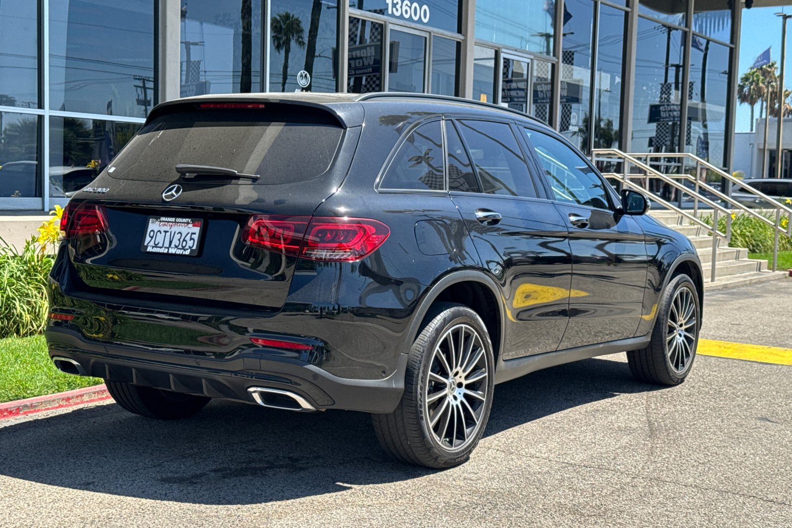 Used 2022 Black Mercedes-Benz GLC 300 image 5