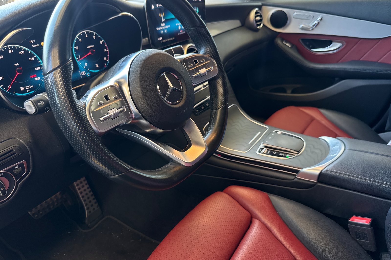 Used 2022 Black Mercedes-Benz GLC 300 image 7