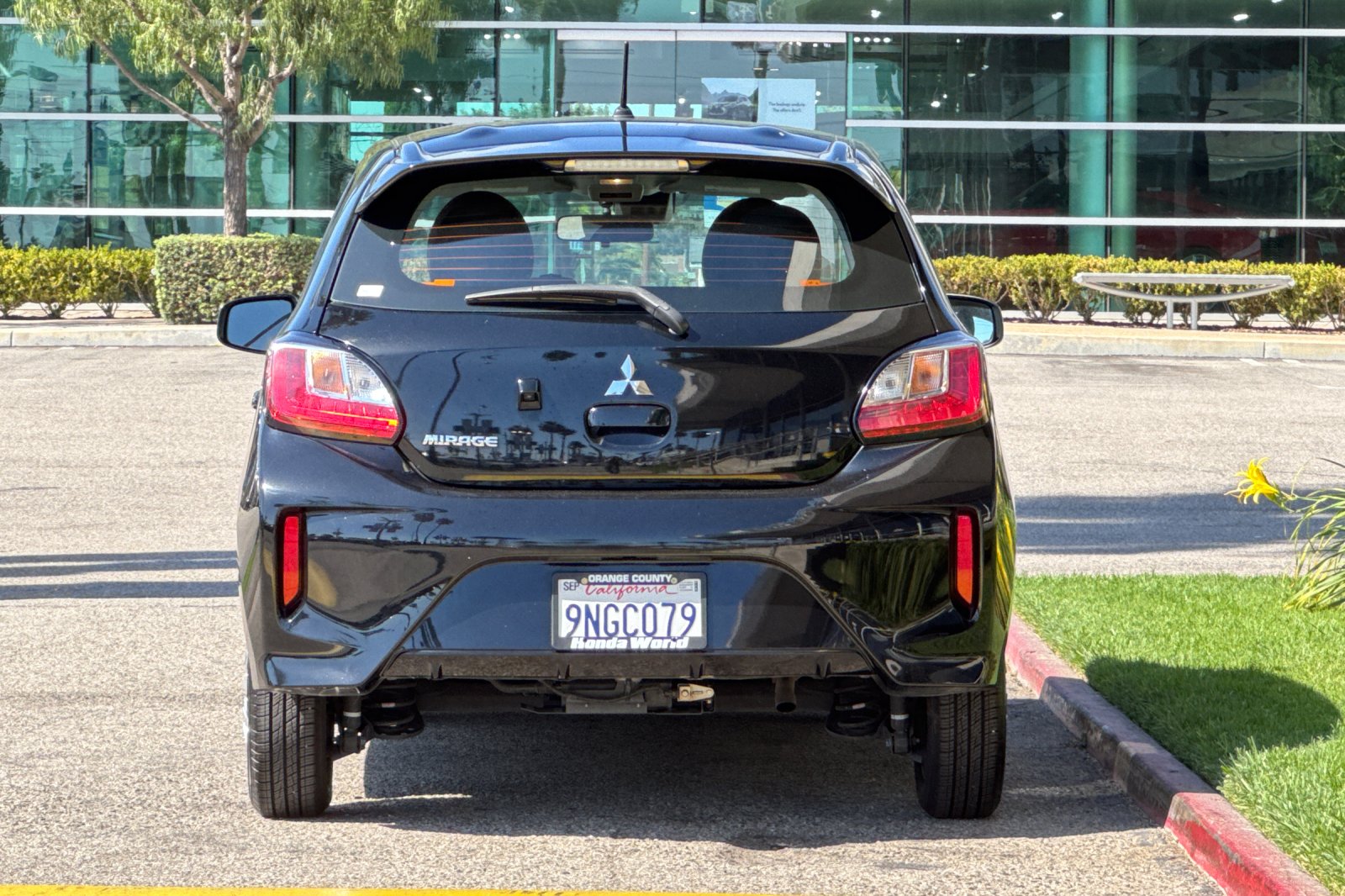 Used 2024 Jet Black Metallic Mitsubishi ES image 5