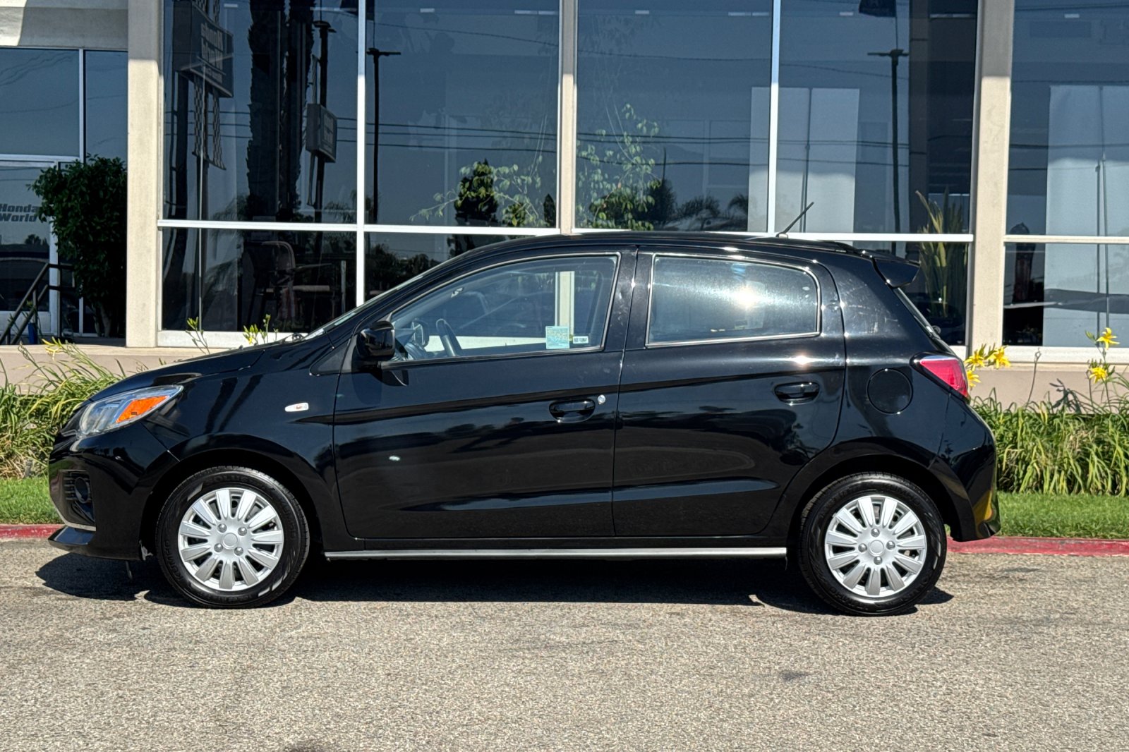 Used 2024 Jet Black Metallic Mitsubishi ES image 7