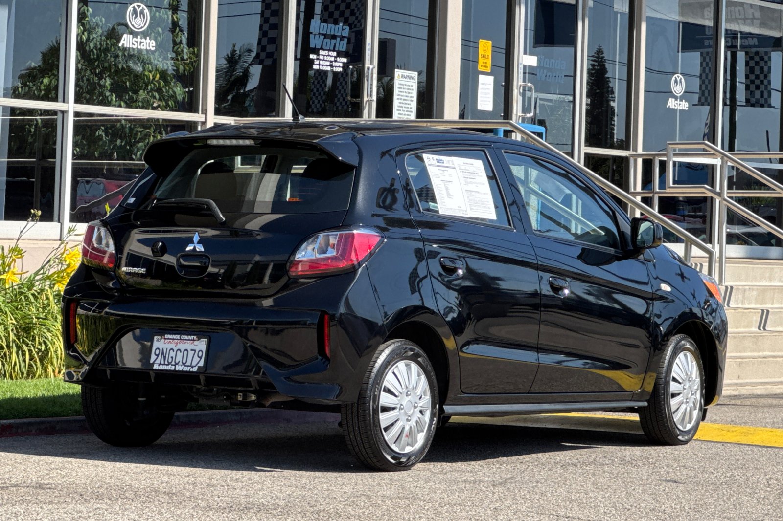 Used 2024 Jet Black Metallic Mitsubishi ES image 4