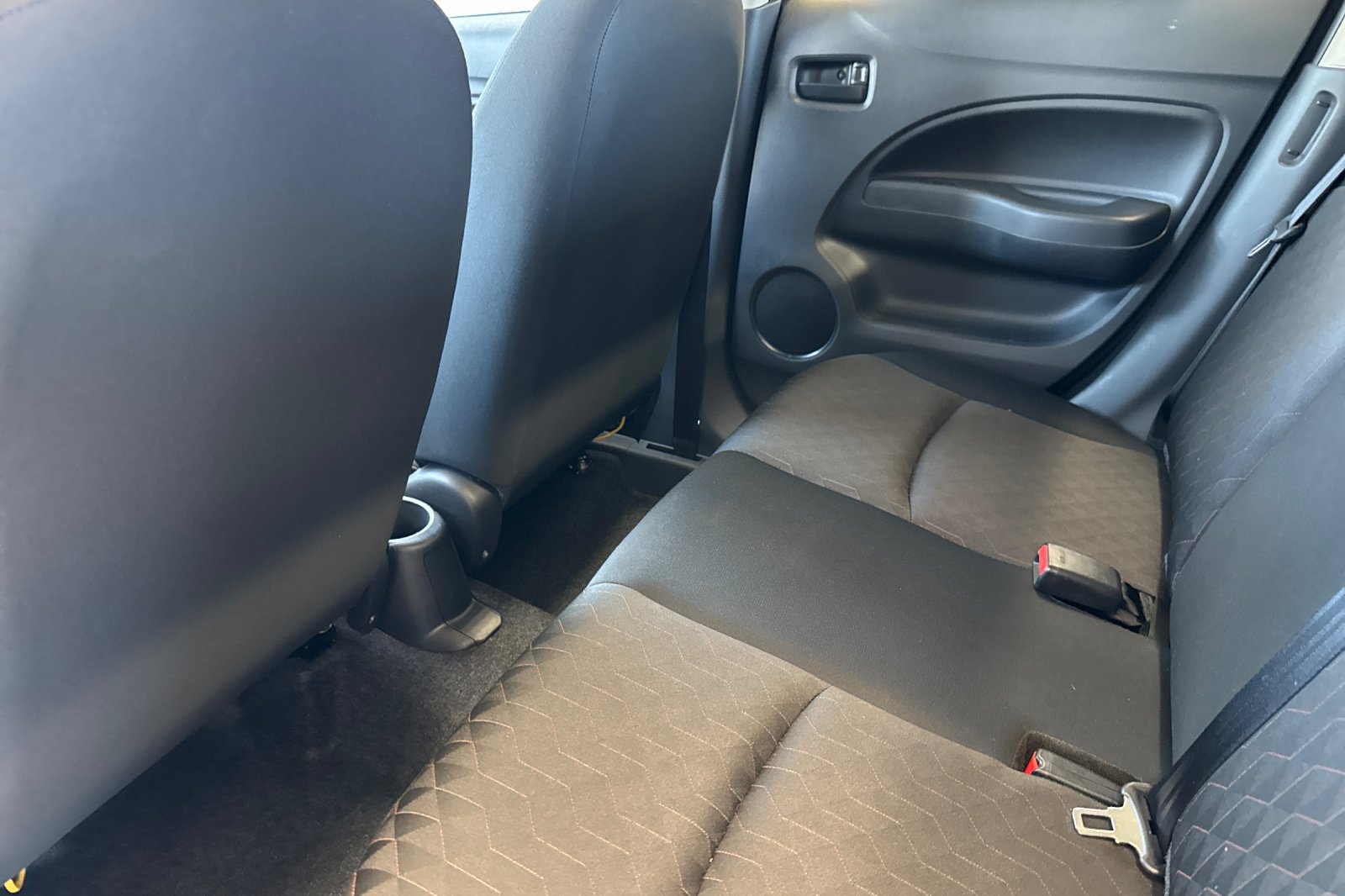 Used 2024 Jet Black Metallic Mitsubishi ES image 12