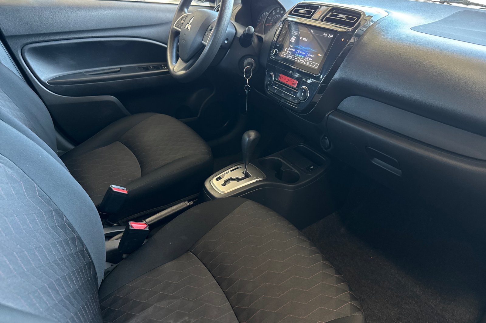 Used 2024 Jet Black Metallic Mitsubishi ES image 16