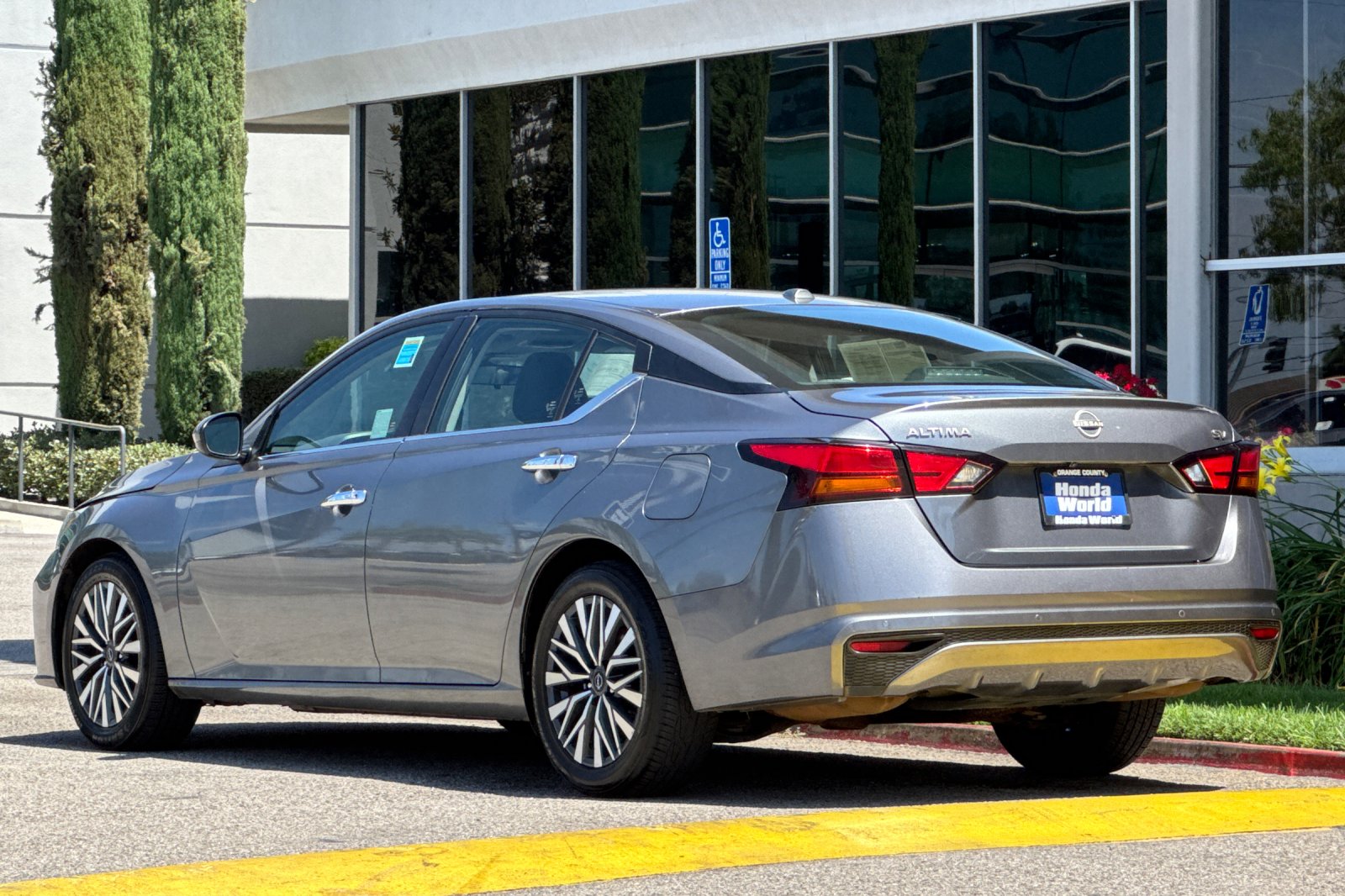 2023 Nissan Altima SV - Photo 6