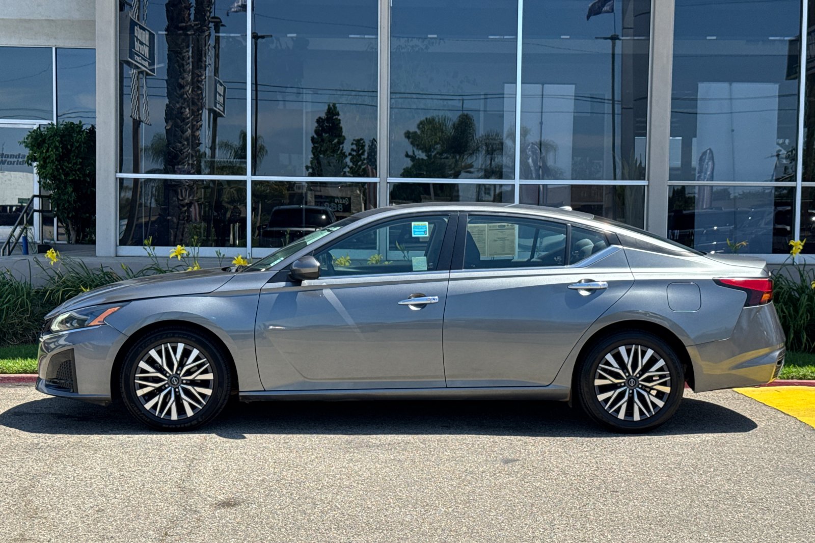 2023 Nissan Altima SV - Photo 7