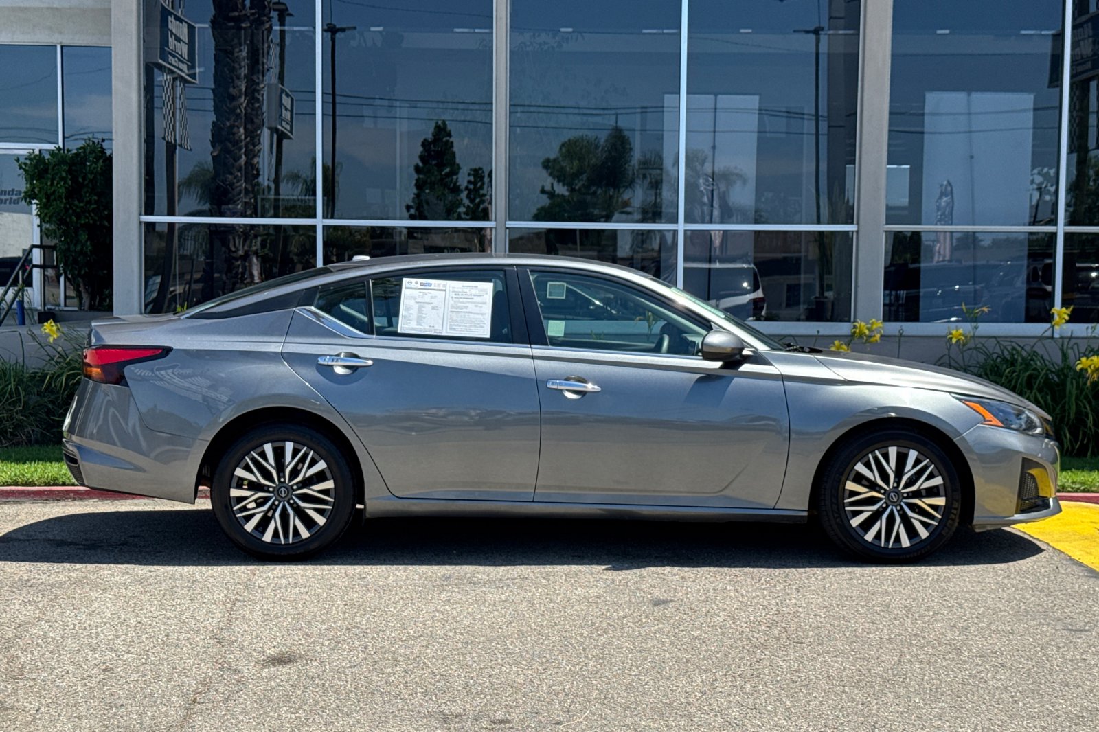2023 Nissan Altima SV - Photo 3