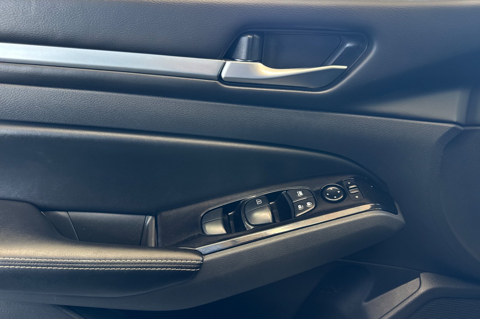 2023 Nissan Altima SV - Photo 11