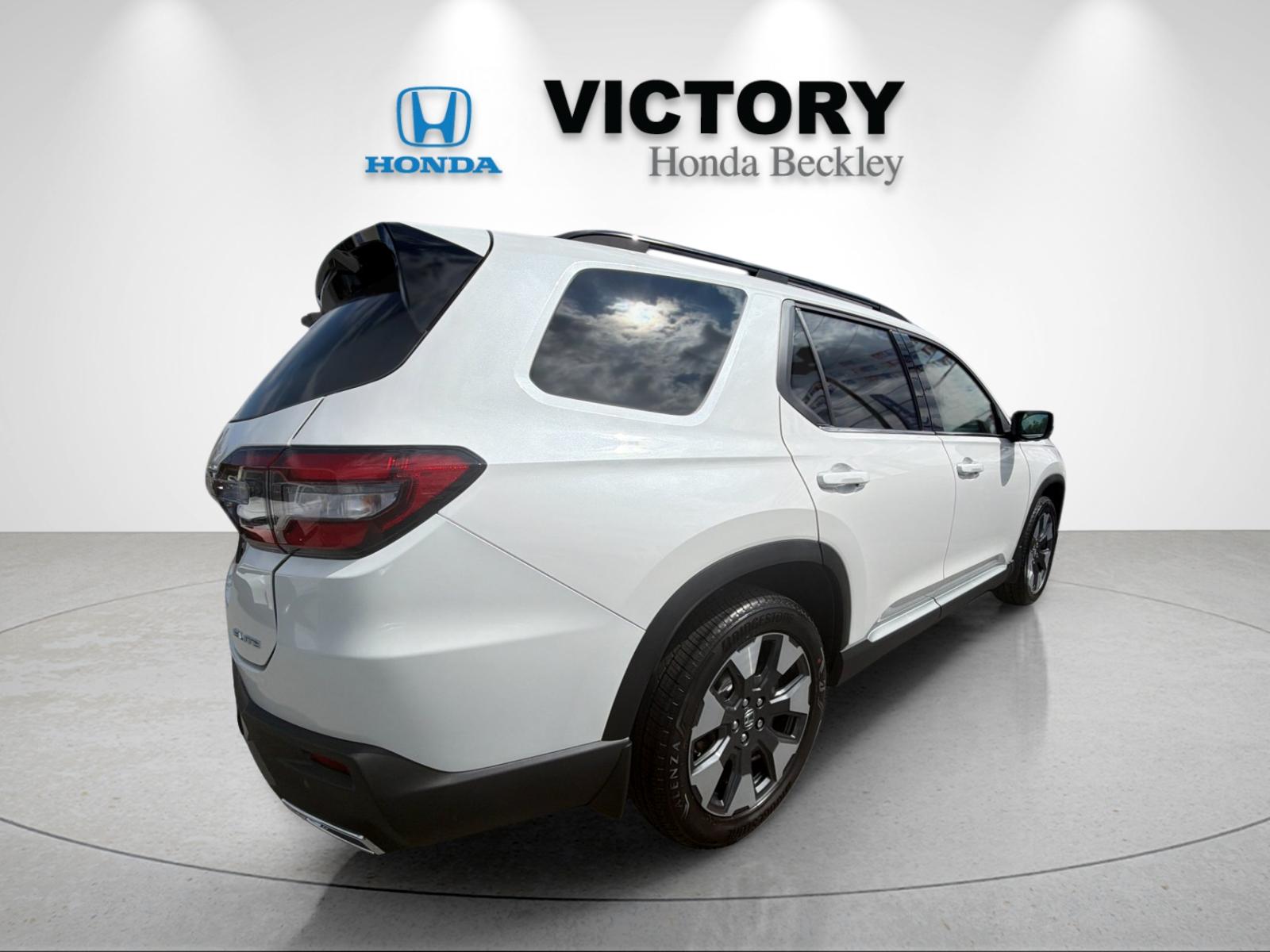 New 2026 Platinum White Pearl Honda AWD Elite image 5