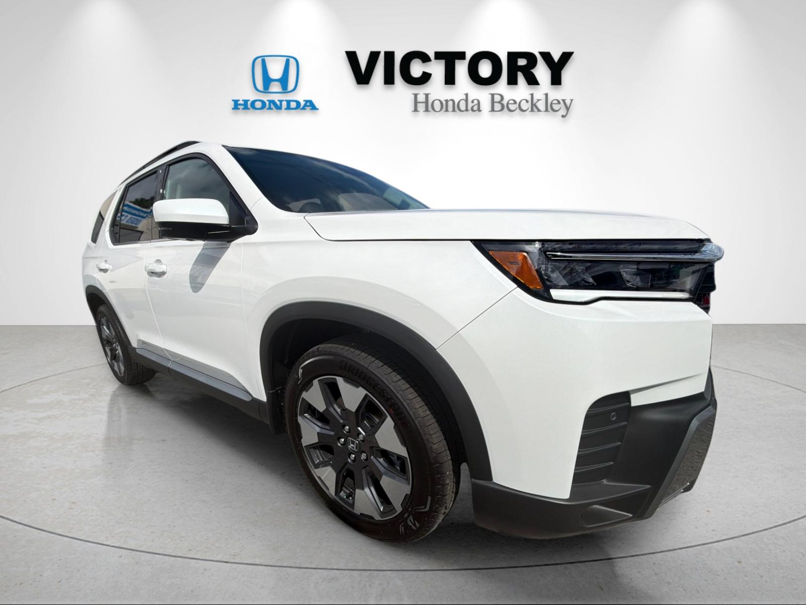 New 2026 Platinum White Pearl Honda AWD Elite image 7