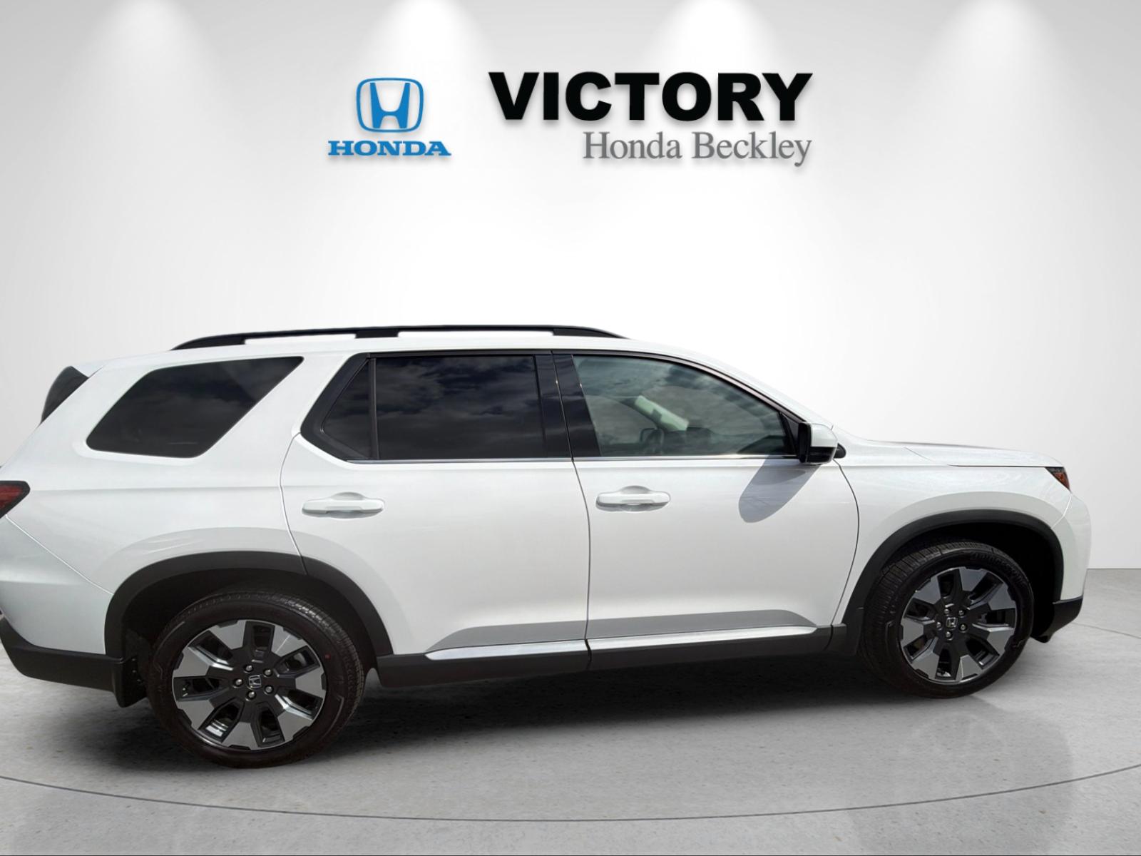 New 2026 Platinum White Pearl Honda AWD Elite image 6