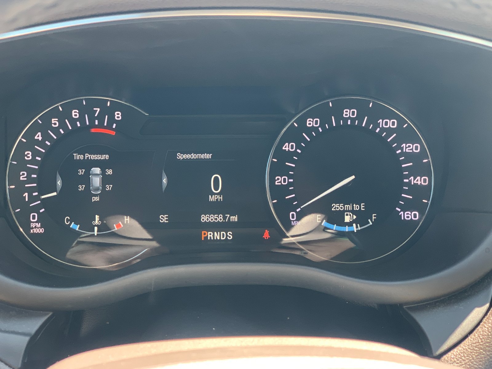 Used 2018 Red Lincoln Select image 20