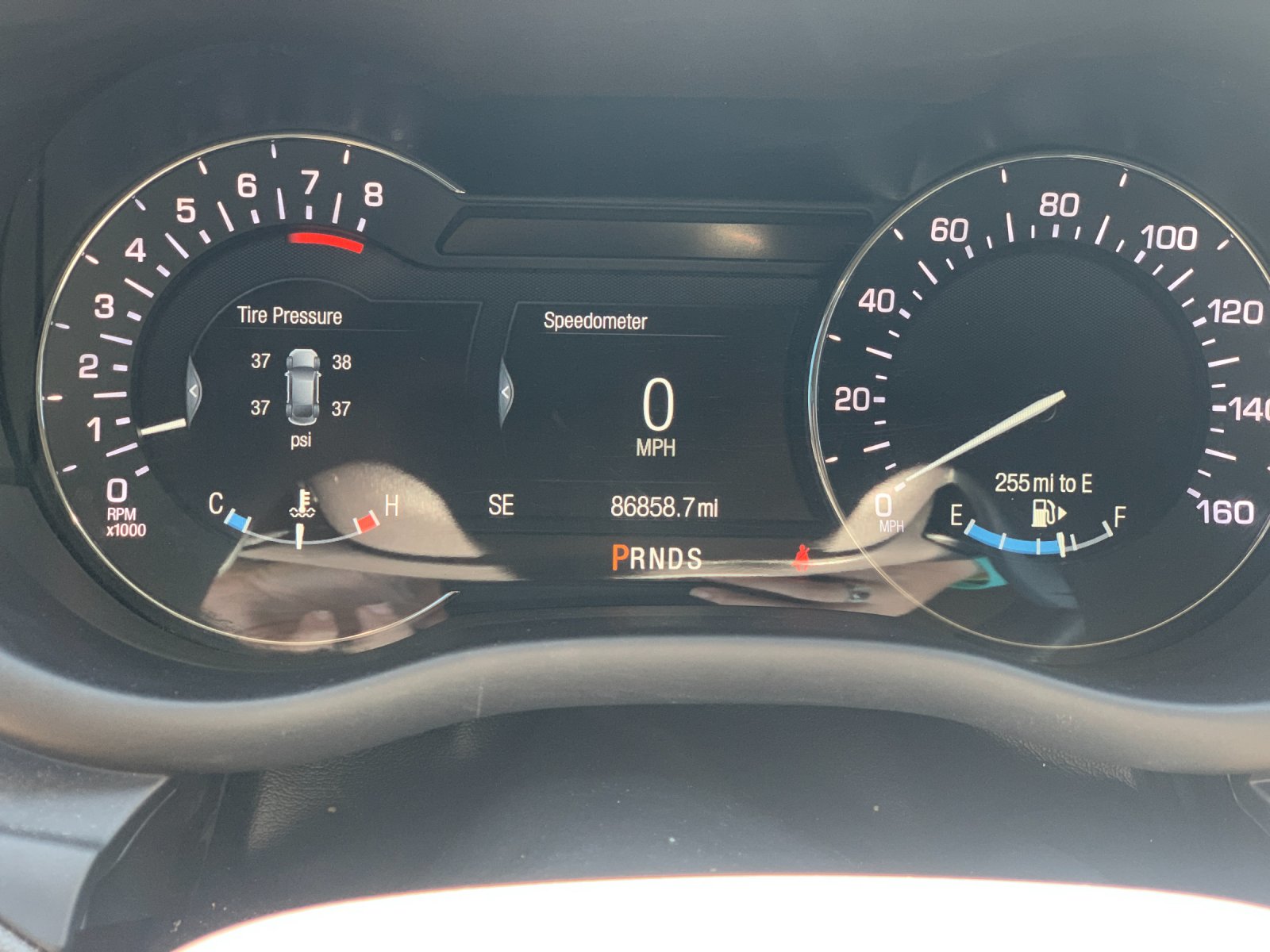 Used 2018 Red Lincoln Select image 21
